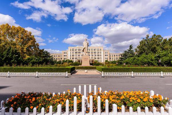 普通班保研率35%!揭秘大连理工大学2025年的“普惠性”升学密码